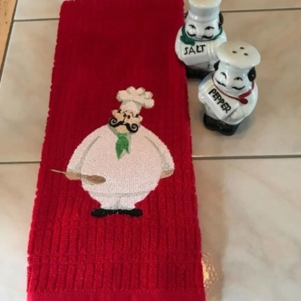 Salt and Pepper‎ Shakers, Matching Kitchen Towel
